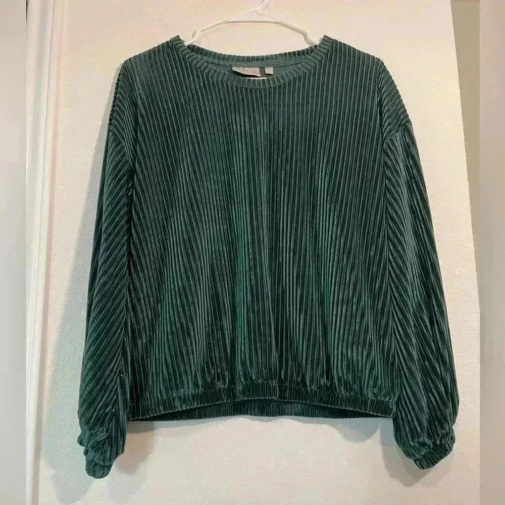 Dantelle Green Long Sleeve Velour Top Womens Size Small